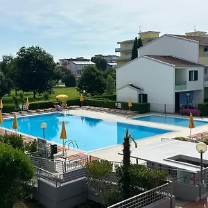  Apartmán Villaggio Luna Swimmingpool- Agenzia Cocal